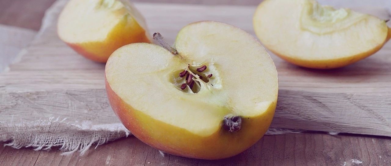 How to prevent the cut apple from "rusting"?